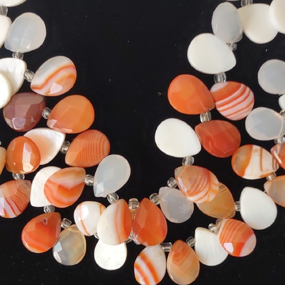 Coldwater Creek White and Amber/Orange Stone/Shell/Acrylic Necklace - Picture 3 of 8